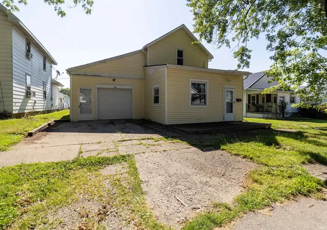 3rd image of 407 N Franklin St, Garrett, IN 46738 | MLS# 202627240