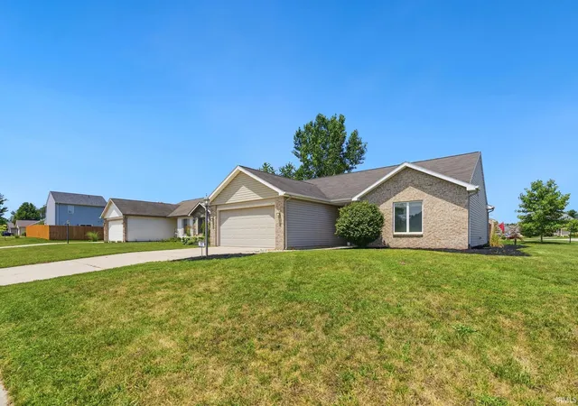 3rd image of 2902 Marguerite Dr, Huntertown, IN 46748 | MLS# 202627241