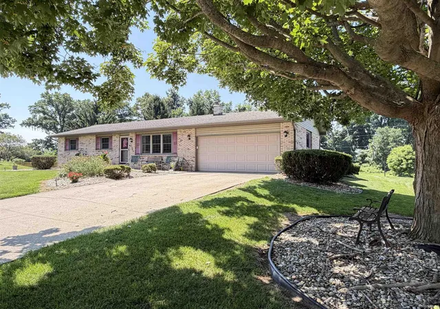 Homes for sale in Granger, IN | 12584 Glen Oak Ln, Granger, IN 46530 | MLS# 202627246