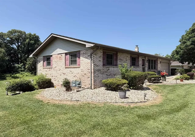 Homes for sale in Granger, IN | 12584 Glen Oak Ln, Granger, IN 46530 | MLS# 202627246