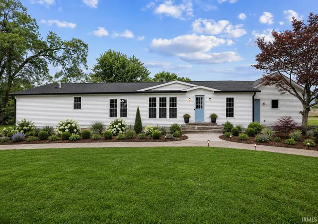 Homes for sale in Rochester, IN | 101 Clayton St, Rochester, IN 46975 | MLS# 202627249