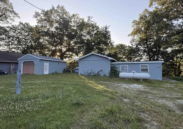 Homes for sale in Brookston, IN | 10552 W Horseshoe Bend Rd, Brookston, IN 47923 | MLS# 202627290
