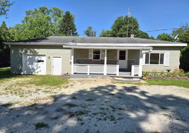 Manufactured home for sale at 308 S 2nd Street, Pierceton, IN 46562 | MLS# 202627295