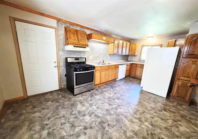 Photo 4 of Manufactured home for sale at 308 S 2nd Street, Pierceton, IN 46562 | MLS# 202627295 | Listing updated on 2026-08-24