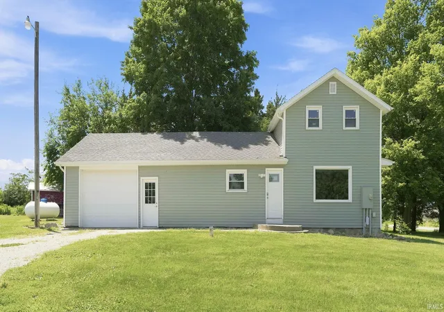 Homes for sale in Warsaw, IN | 3243 E 600 S, Warsaw, IN 46580 | MLS# 202627312