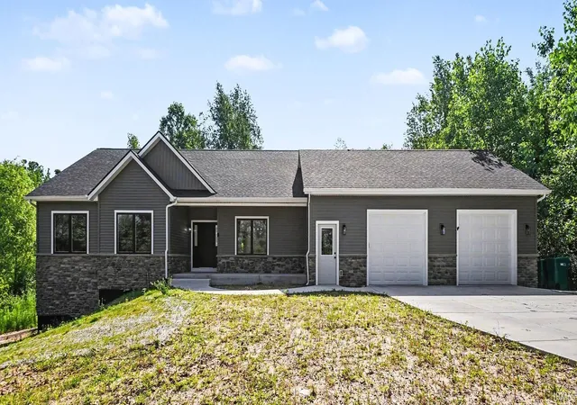 Photo 1 of Manufactured home for sale at 60620 Lilac Rd, South Bend, IN 46614 | MLS# 202627330 | Listing updated on 2026-07-16