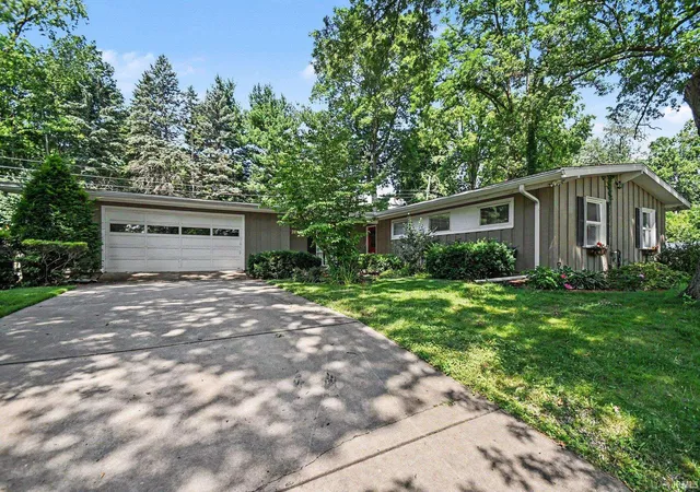 Homes for sale in South Bend, IN | 3119 Caroline St, South Bend, IN 46614 | MLS# 202627333