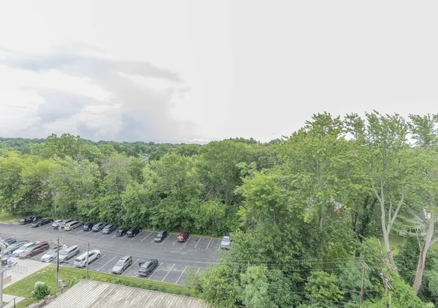 Homes for sale in Evansville, IN | 1100 Erie Ave #802, Evansville, IN 47715 | MLS# 202627345