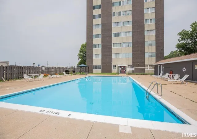 Homes for sale in Evansville, IN | 1100 Erie Ave #802, Evansville, IN 47715 | MLS# 202627345