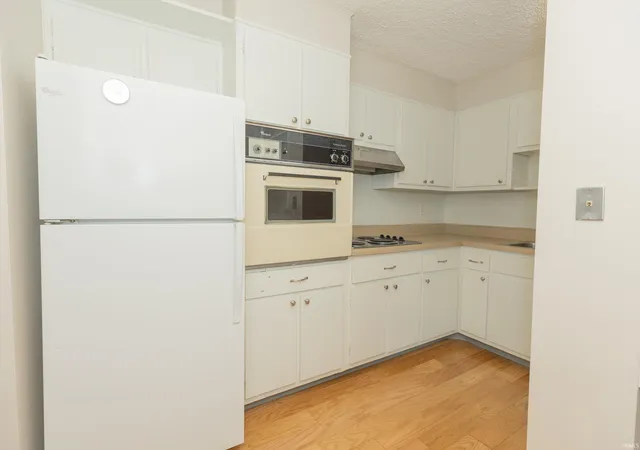 Homes for sale in Evansville, IN | 1100 Erie Ave #802, Evansville, IN 47715 | MLS# 202627345