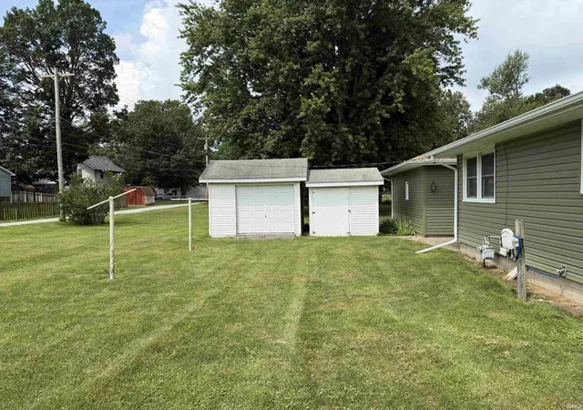 Homes for sale in Argos, IN | 301 W Indiana Ave, Argos, IN 46501 | MLS# 202627348