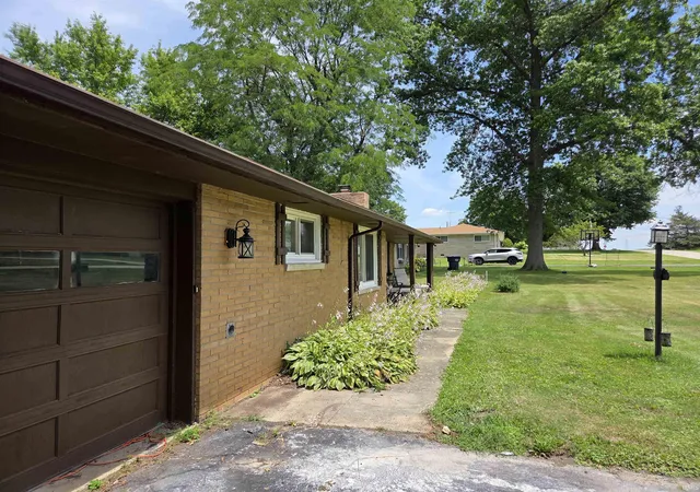 Homes for sale in Muncie, IN | 3108 E Winwood Dr, Muncie, IN 47303 | MLS# 202627363