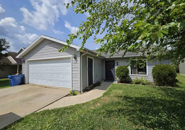 Homes for sale in Columbia City, IN | 711 Burke St, Columbia City, IN 46725 | MLS# 202627367