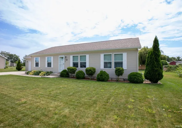Homes for sale in Warsaw, IN | 1169 E Portside Dr, Warsaw, IN 46582 | MLS# 202627378