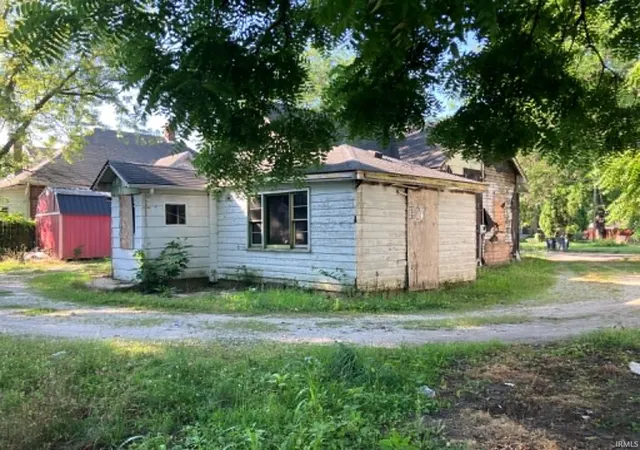 Photo 3 of Manufactured home for sale at 1512 Ohio Ave, Anderson, IN 46016 | MLS# 202627408 | Listing updated on 2026-09-02