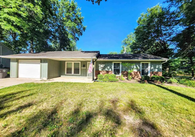 2nd image of 6913 Woodtrail Ct, Fort Wayne, IN 46835 | MLS# 202627432