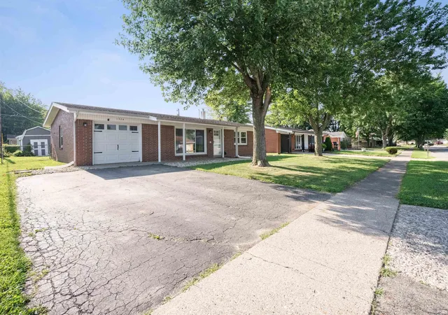 2nd image of 1524 Cranbrook Dr, Kokomo, IN 46902 | MLS# 202627436