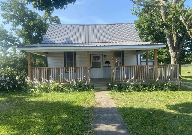 1st image of 240 Watson St, Winchester, IN 47394 | MLS# 202627437
