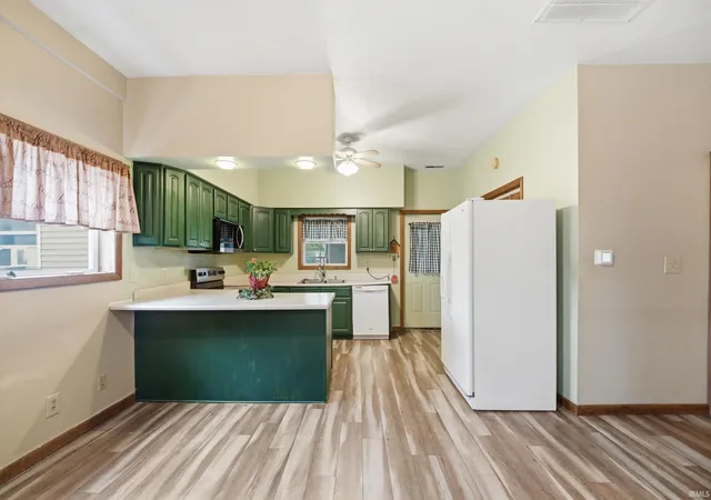 Photo 2 of Manufactured home for sale at 4236 S County Line Rd E, Mulberry, IN 46058 | MLS# 202627447 | Listing updated on 2026-09-09
