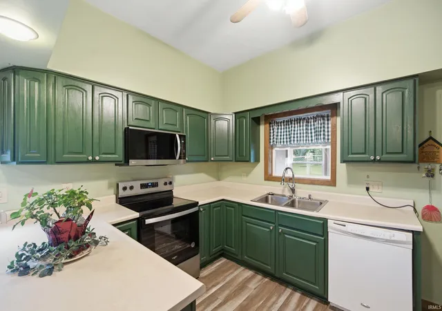 Photo 3 of Manufactured home for sale at 4236 S County Line Rd E, Mulberry, IN 46058 | MLS# 202627447 | Listing updated on 2026-09-09