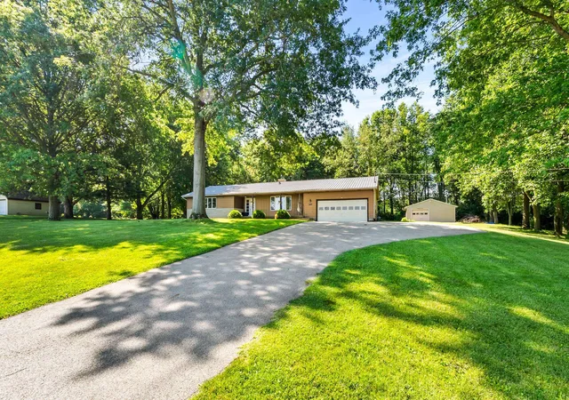 Homes for sale in Warsaw, IN | 2653 W 200 S, Warsaw, IN 46580 | MLS# 202627448