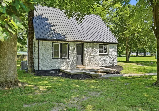 1st image of 554 Grant St, Rome City, IN 46784 | MLS# 202627471