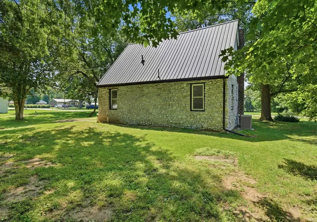 3rd image of 554 Grant St, Rome City, IN 46784 | MLS# 202627471