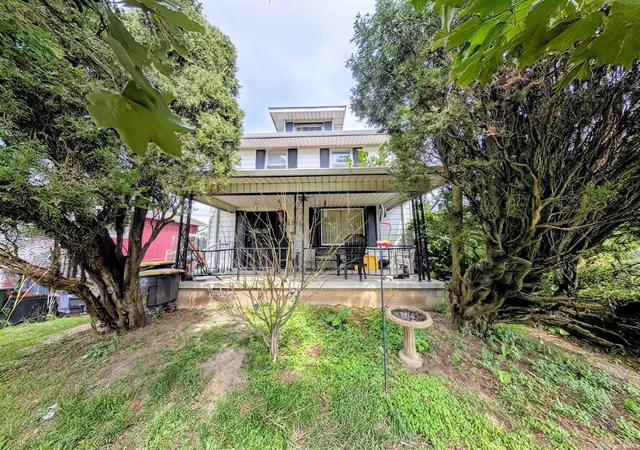 Photo 1 of Sale Pending at 4015 Barr St, Fort Wayne, IN 46806 | MLS# 202627472 | Listing updated on 2026-07-15