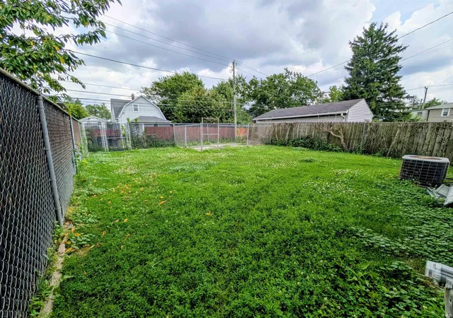 Photo 3 of Sale Pending at 4015 Barr St, Fort Wayne, IN 46806 | MLS# 202627472 | Listing updated on 2026-07-15