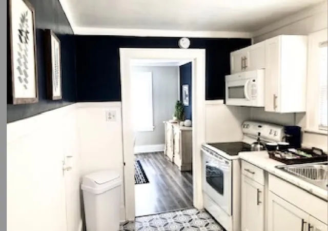 Photo 3 of Manufactured home for sale at 927 S Twyckenham Dr, South Bend, IN 46615 | MLS# 202627474 | Listing updated on 2026-08-04