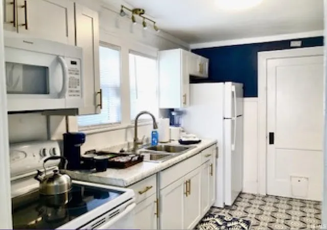 Photo 4 of Manufactured home for sale at 927 S Twyckenham Dr, South Bend, IN 46615 | MLS# 202627474 | Listing updated on 2026-08-04