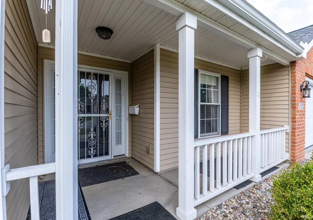 Photo 3 of Sale Pending at 6712 Creekwood Ln, Fort Wayne, IN 46835 | MLS# 202627477 | Listing updated on 2026-07-16