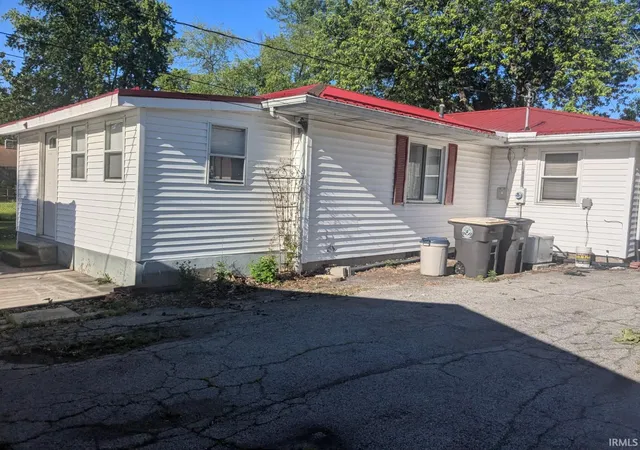 Photo 4 of Sale Pending at 4030 Kentland Ave, Fort Wayne, IN 46808 | MLS# 202627479 | Listing updated on 2026-09-07