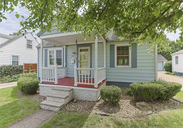 Homes for sale in South Bend, IN | 2025 Riverside Dr, South Bend, IN 46616 | MLS# 202627481