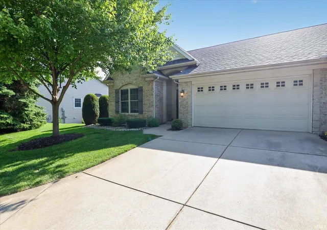 Homes for sale in Goshen, IN | 1714 Coventry Dr, Goshen, IN 46526 | MLS# 202627485