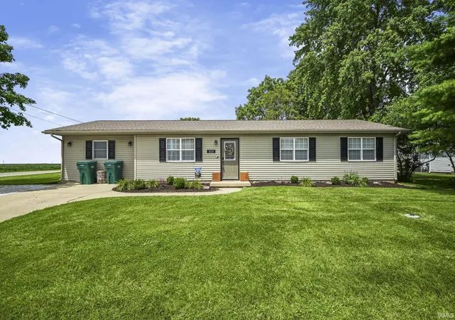 Manufactured home for sale at 515 W Oxford St, Otterbein, IN 47970 | MLS# 202627487