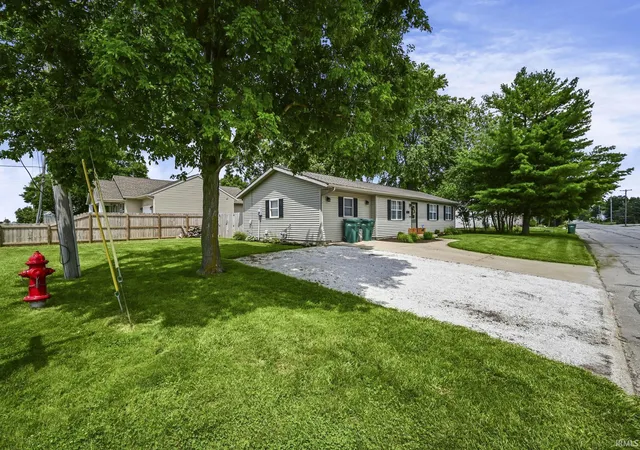 Photo 4 of Manufactured home for sale at 515 W Oxford St, Otterbein, IN 47970 | MLS# 202627487 | Listing updated on 2026-09-28
