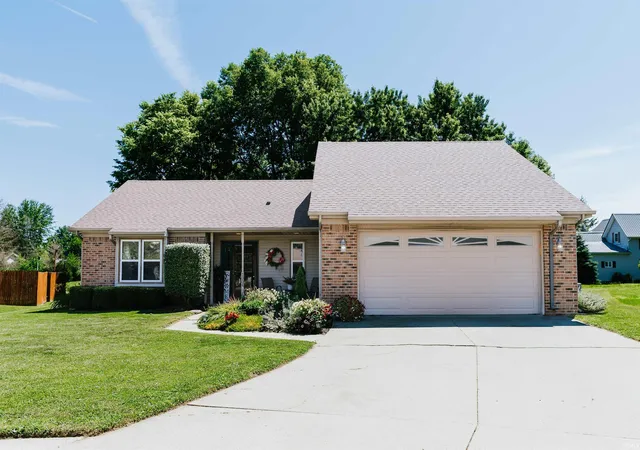Homes for sale in Huntington, IN | 2006 Bedford Ct, Huntington, IN 46750 | MLS# 202627490