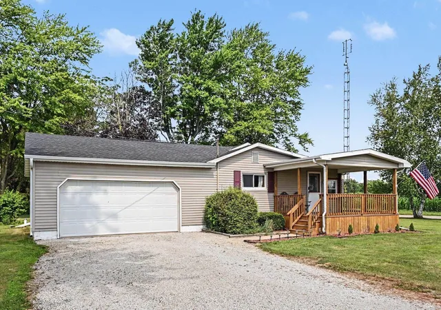 Homes for sale in Rochester, IN | 4061 E 350 S Rd, Rochester, IN 46975 | MLS# 202627503