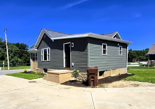 3rd image of 1014 Eckart Ave, Auburn, IN 46706 | MLS# 202627504