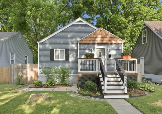 Homes for sale in South Bend, IN | 605 S Sheridan St, South Bend, IN 46619 | MLS# 202627511