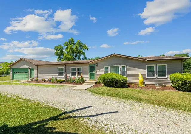 Homes for sale in Spencerville, IN | 17625 Lochner Rd, Spencerville, IN 46788 | MLS# 202627532