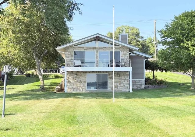 Photo 3 of Manufactured home for sale at 2711 Barrett Rd, Rochester, IN 46975 | MLS# 202627535 | Listing updated on 2026-07-17