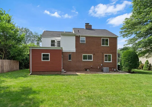 Photo 36 of Manufactured home for sale at 2420 S Twyckenham Dr, South Bend, IN 46614 | MLS# 202627540 | Listing updated on 2026-10-23