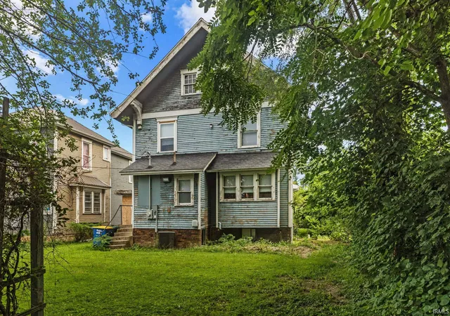 Homes for sale in Muncie, IN | 1007 E Main St, Muncie, IN 47305 | MLS# 202627559