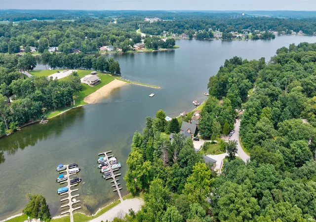 4th image of 340 W Melchoir Dr S, Santa Claus, IN 47579 | MLS# 202627562