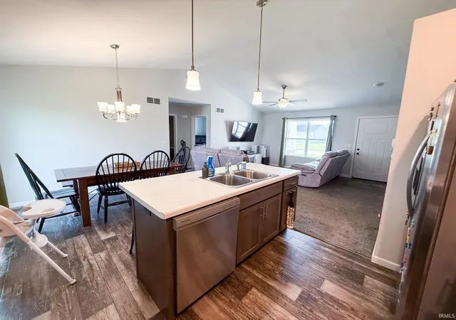 4th image of 12824 King Fish Ct, Middlebury, IN 46540 | MLS# 202627567