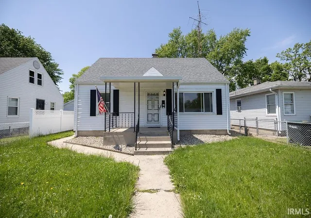 Homes for sale in Muncie, IN | 2701 S Grant St, Muncie, IN 47302 | MLS# 202627581