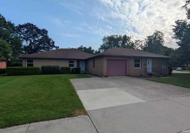 3rd image of 412 W Beardsley Ave, Elkhart, IN 46514 | MLS# 202627584