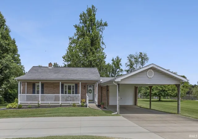 Homes for sale in Newburgh, IN | 7744 Lincoln Ave, Newburgh, IN 47630 | MLS# 202627605